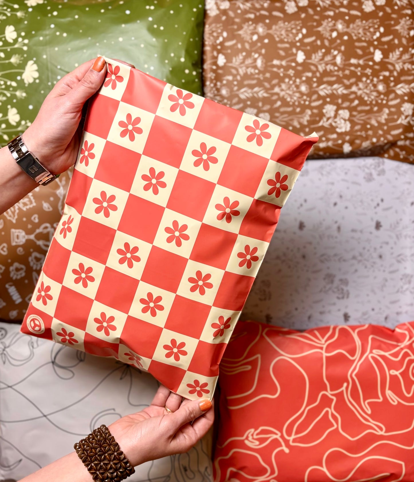 Lily Biodegradable Mailers 10" x 13"